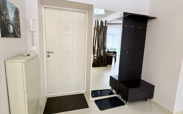 Apartamenty Uyutnaya Dvukhkomnatnaya Kvartira Ryadom S Tsumom