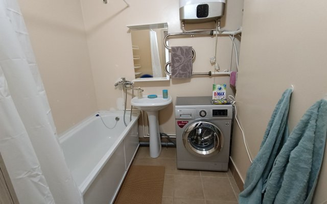 Квартира Двухкомнатная на улице Крайняя/ проспекте Мира