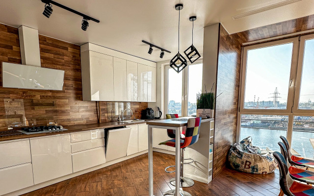 Апартаменты GEOMETRY - Просторная квартира с панорамным видом на реку в центре