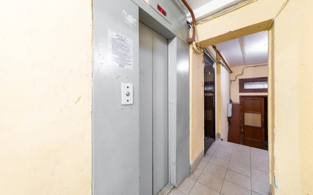 Ryadom S Metro Prospekt Veteranov Flat