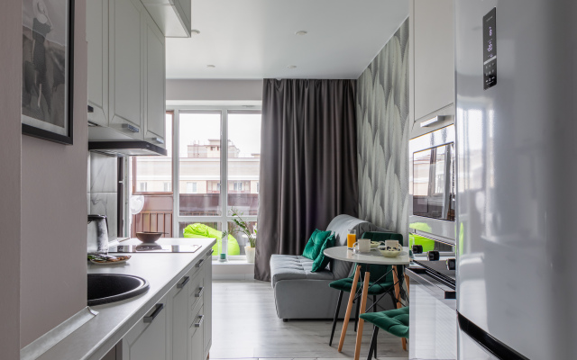 RoomyRoom Emerald Flat