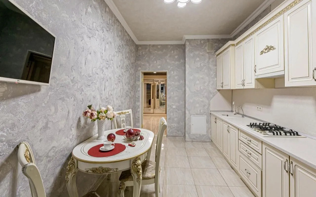 V Krasnoflotskom Pereulke 1 Flat