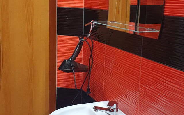 Квартира двухкомнатная 76м2 на Куйбышева 40