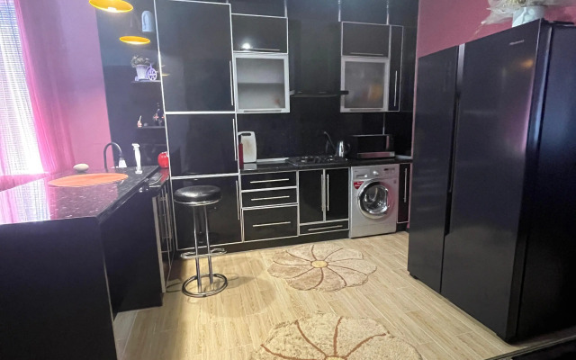 Yevrodvushka U Morya Apartments