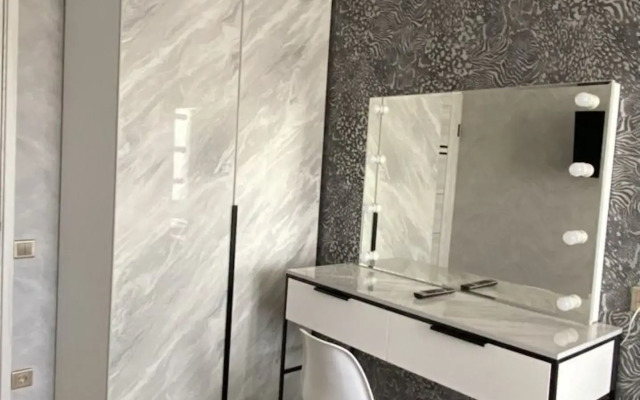 Na Prospekte 50 Let Oktyabrya 20 Flat