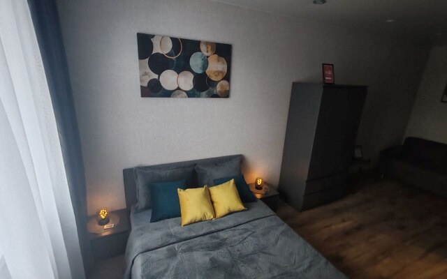 S kondicionerom i parkovkoj Flat
