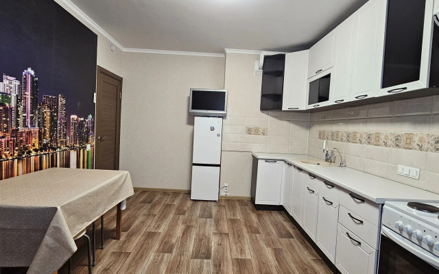 Trekhkomnatnye Na Yemlyutina Flat