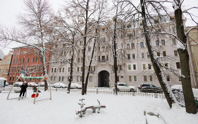 co vtorym etazhom u Strelki Vasil'evskogo Flat