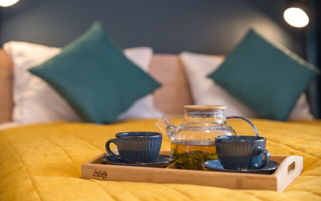 Апартаменты "Амели на Неве"