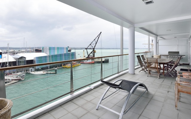 Апартаменты Waterfront Suites in the Heart of Auckland