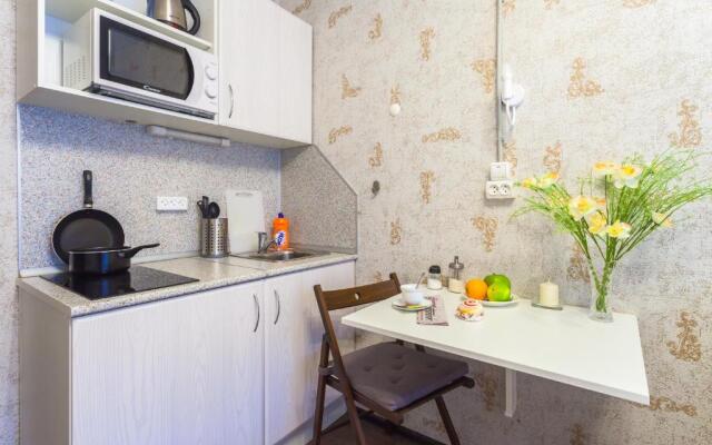 Gosti Lyubyat Na Sennoy Flat 2