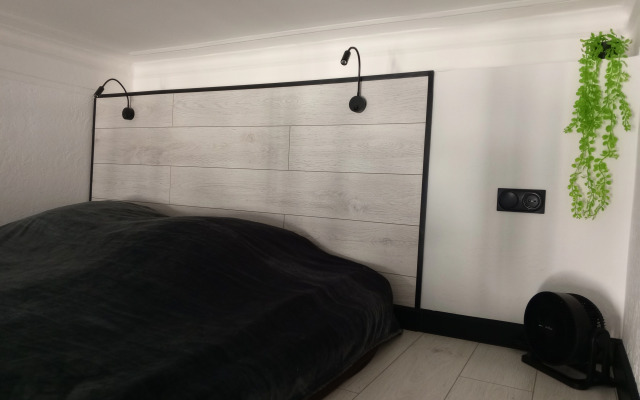 Квартира Уютная Студия в Атмосферном Доходном Доме 19 Века