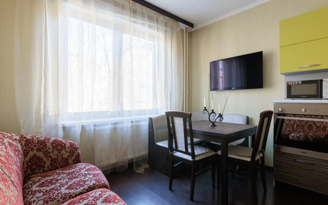 S 3 Spalnyami Na Moiseenko 5 - 8 Chelovek Apartments