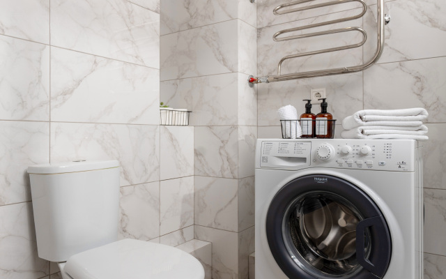 Vozle DonEkspotsentra i Akvaparka 15 etazh Flat