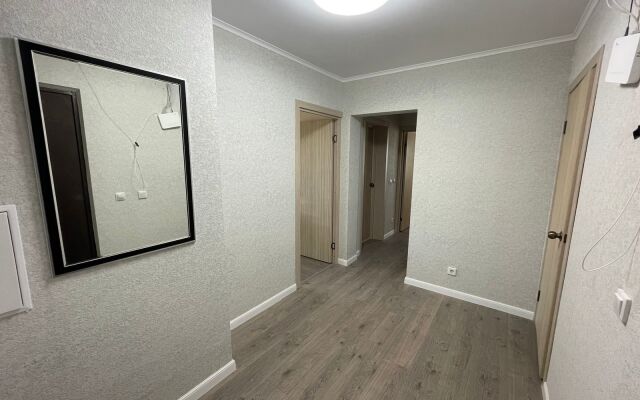 S 2 Komnatami Na 16 Etazhe Apartments