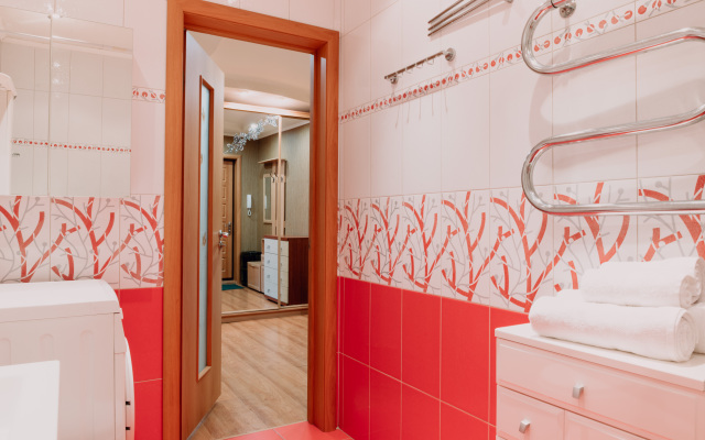 V yarkom tsvete rayon Sovetskiy Apartments