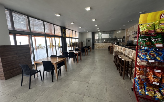 Teko's Golden Hill Hotel