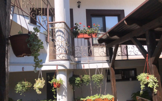 Aysberg Guest House