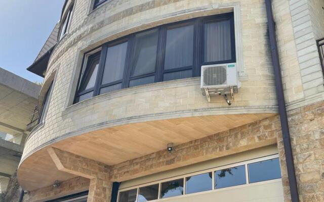 Апартаменты с Бассейном Малиновая 3Б