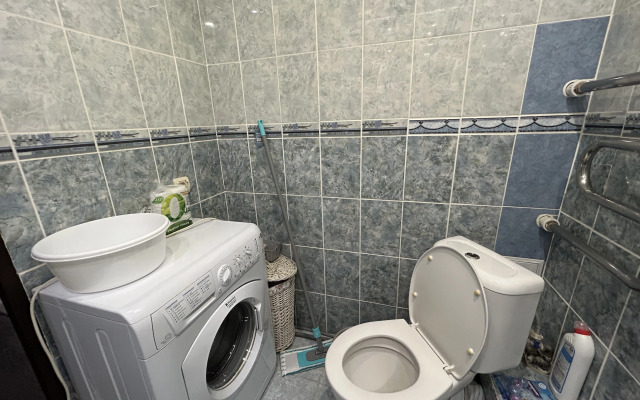 Uyutnaya s panoramnym vidom na tsentr goroda Flat