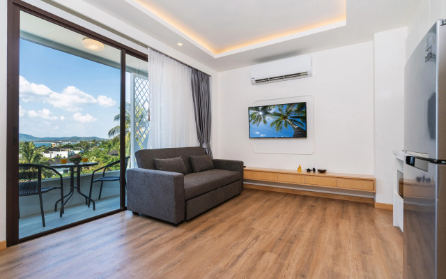 Aristo Beach Resort condo by Roominger Hotel