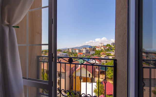 Uyutnye s panoramnymi oknami ot LetoApart Apartments