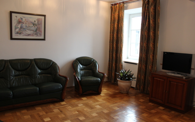 Ploschad' Respubliki Apartments