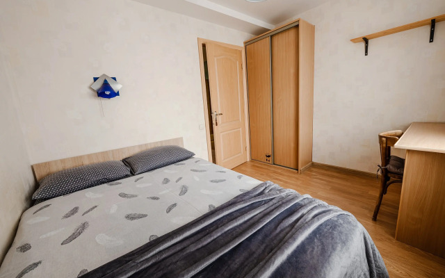 Ryadom s tsentrom i vokzalom na 9 gostei Flat