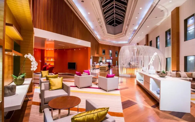 Отель Crowne Plaza Bangkok Lumpini Park by IHG