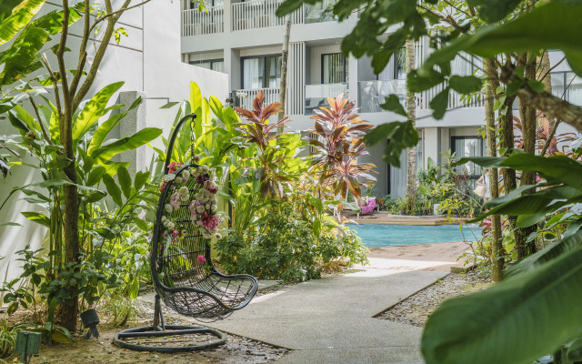 Diamond 2Br  Deluxe Poolside Condo Apartments