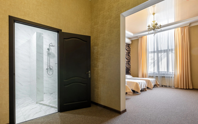 Gold Star Hotel