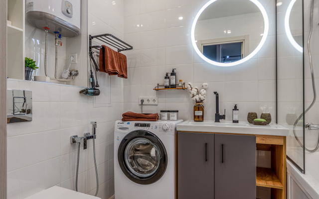 evro-2 u m. Lesnaya Apartments