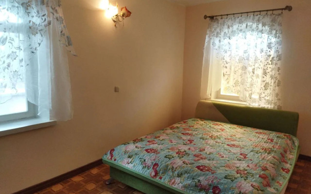 Na Izobilnoy 19V Private House