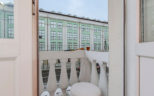 Апартаменты 3-х комнатные с французским балконом