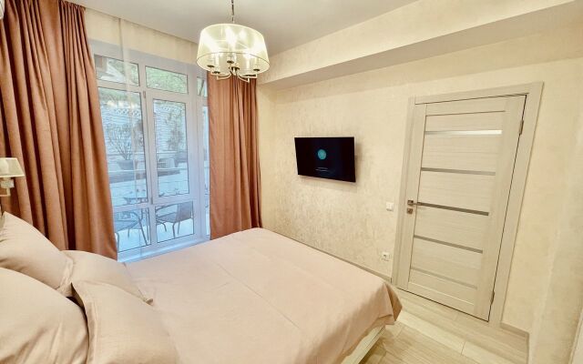 V Pereulke Rakhmaninova 49/15 Apartments
