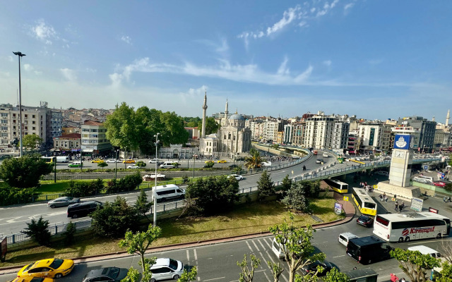 Aram Edessa Hotel