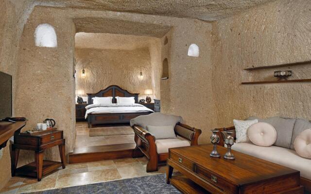 Seraphim Cave Suites & Spa Hotel