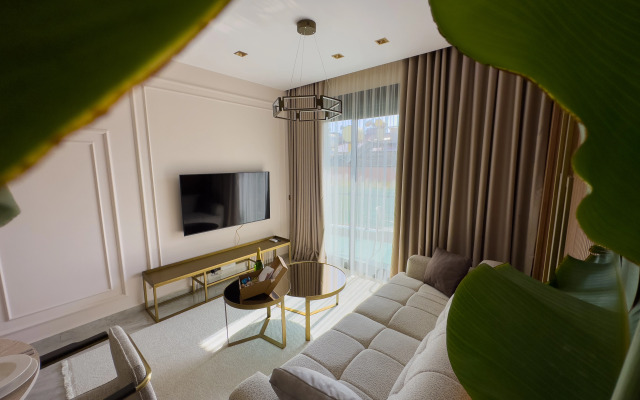Qoople Legend A35 v 100 Metrah ot Morya Apartments
