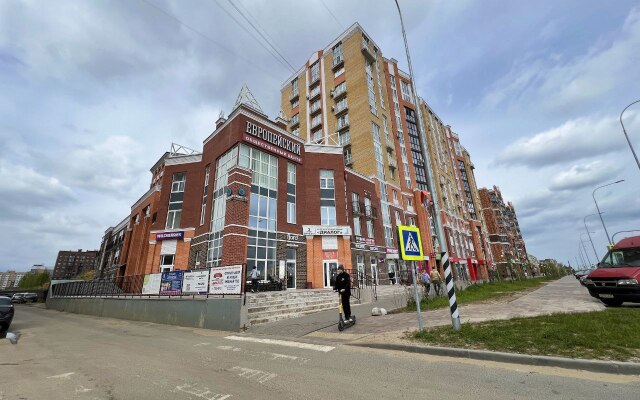 Квартира с диванчиком в новом районе у ТЦ Глобус