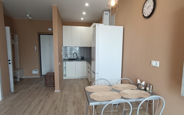 V Novom Dome Flat