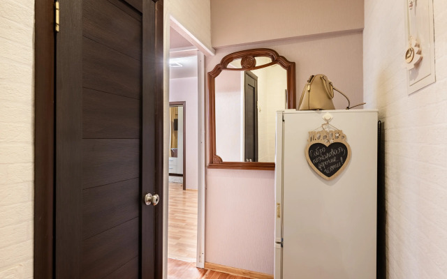 Квартира Просторная двухкомнатная на Каховской