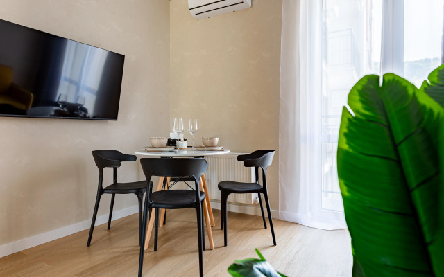 Prostornaya Studiya na 5 Etazhe Flat