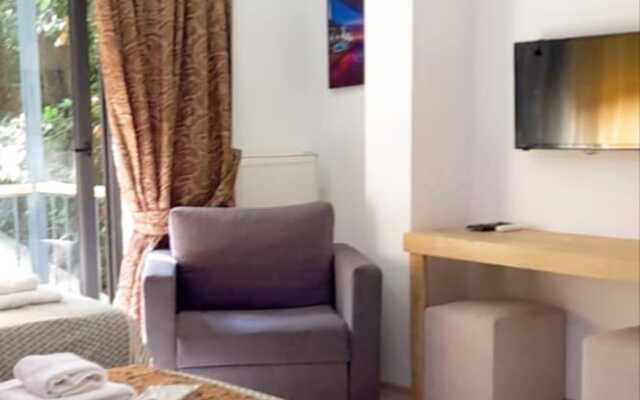 Loren Hotel & Suites