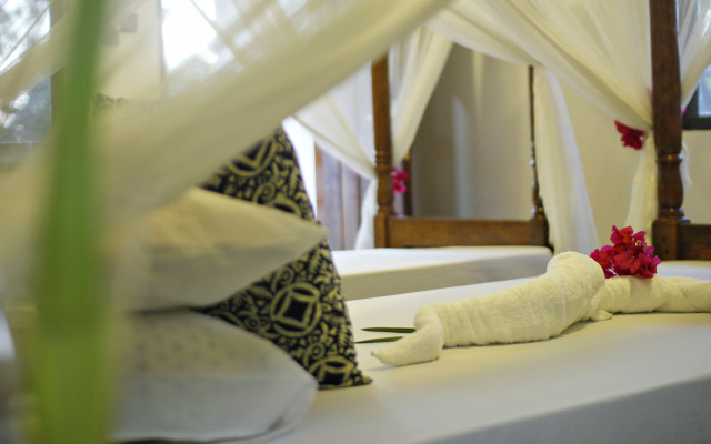 Aya Beach Bungalows Hotel