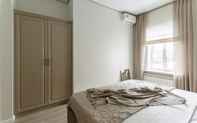 Travertin Kuznetsov Flat