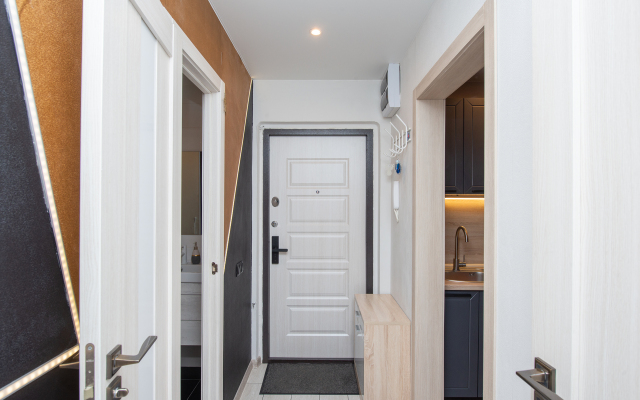 Family Flat near Neurosurgical Center