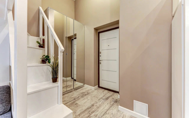 Апартаменты SweetHome на Мойке 40