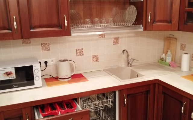 Апартаменты на улице Адоратского 1