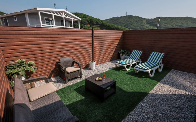 S Lichnym Patio Private House