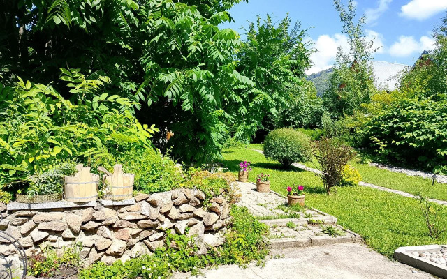 Oreshek Guest House